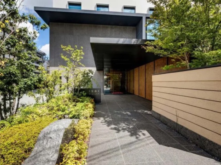 オフィスが入居する IsaI AkasakA の外観